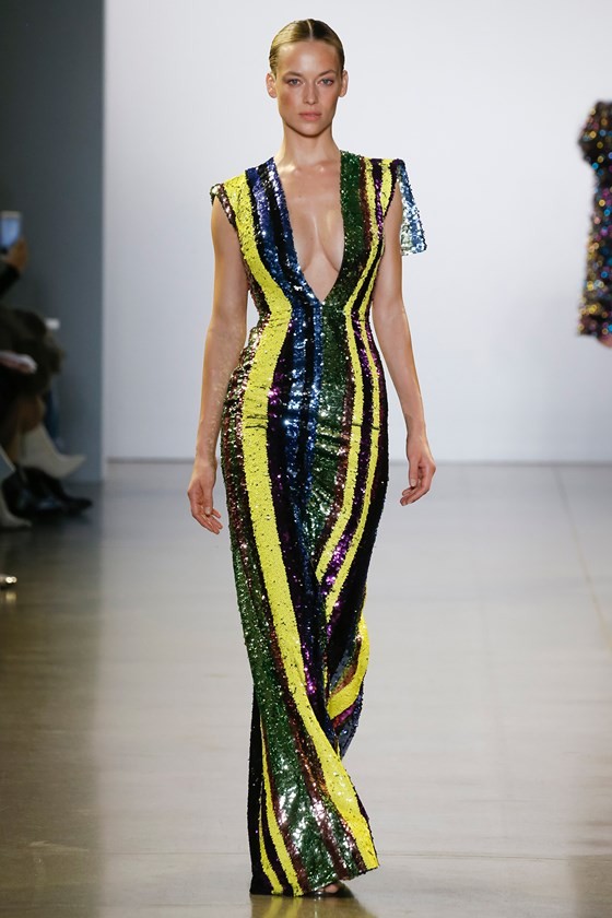 Xem BST âCuá»c dạo chÆ¡i cá»§a những vì saoâ cá»§a Công Trà tại New York Fashion Week 2019 ảnh 26