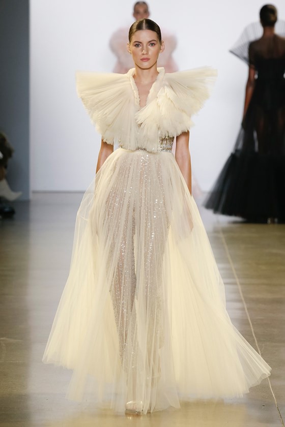 Xem BST âCuá»c dạo chÆ¡i cá»§a những vì saoâ cá»§a Công Trà tại New York Fashion Week 2019 ảnh 31