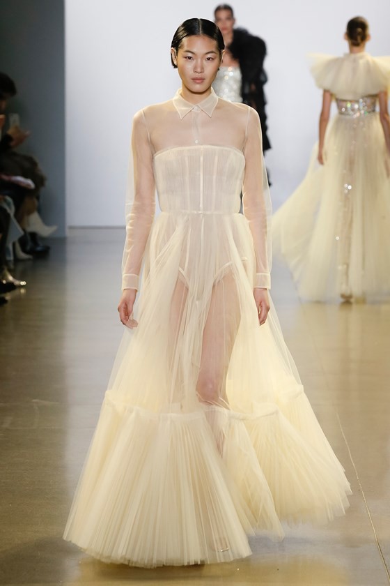 Xem BST âCuá»c dạo chÆ¡i cá»§a những vì saoâ cá»§a Công Trà tại New York Fashion Week 2019 ảnh 33