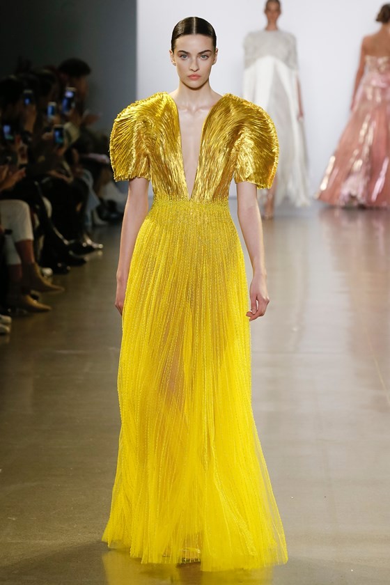 Xem BST âCuá»c dạo chÆ¡i cá»§a những vì saoâ cá»§a Công Trà tại New York Fashion Week 2019 ảnh 4