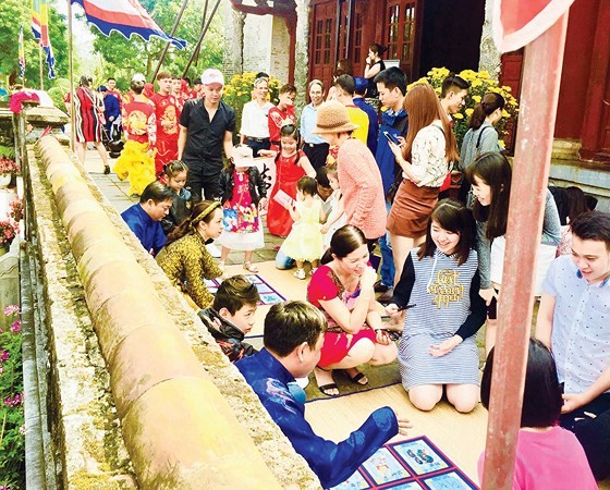Beauty of Hue’s spring festive season ảnh 4 Nét Äẹp lá»
há»i Äầu Xuân Huế ảnh 4