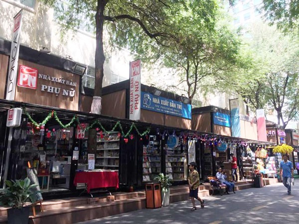 HCMC Book Street (Photo: KK)