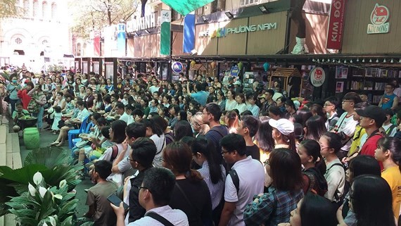 An exchange between publishers, writers and readers in HCMC book street