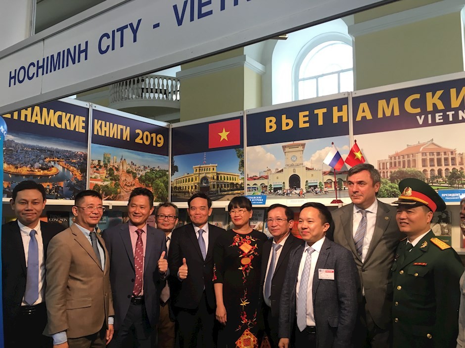 The HCM city’s display booth exhibits more than 300 books. (Photo: hcmcpv)