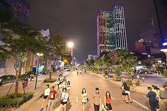 Nguyen Hue walking street in downtown HCMC (Photo: SGGP)