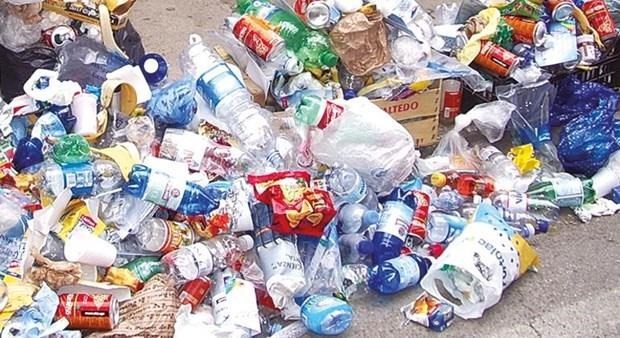 Tourism sector strives to reduce plastic use