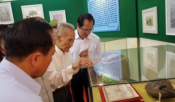 Exhibition celebrates 50-year implementation of late President’s testament ảnh 2 Exhibition celebrates 50-year implementation of late President’s testament ảnh 2