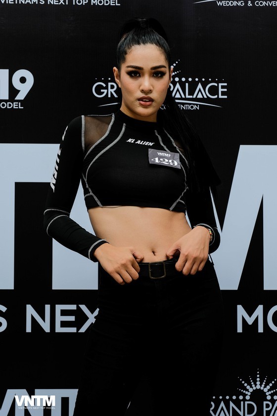 Model Vo Hoang Yen returns as host of Vietnam's Next Top Model 2019 ảnh 4 Model Vo Hoang Yen returns as host of Vietnam's Next Top Model 2019 ảnh 4