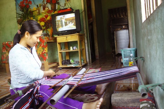 H’re people’s brocade weaving named national intangible cultural heritage ảnh 1 H’re people’s brocade weaving named national intangible cultural heritage ảnh 1