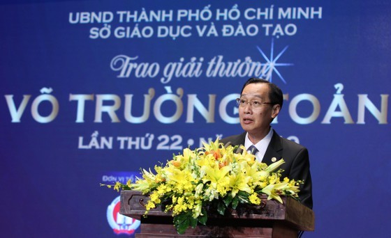 50 teachers honored with 2019 Vo Truong Toan Awards ảnh 2