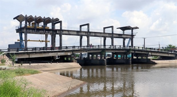 A sluice in a coastal commune in the Mekong Delta province of Kien Giang prevents saltwater intrusion. (Photo: VNA)