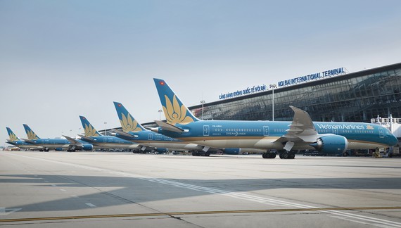 Vietnam Airlines temporarily halts international flights