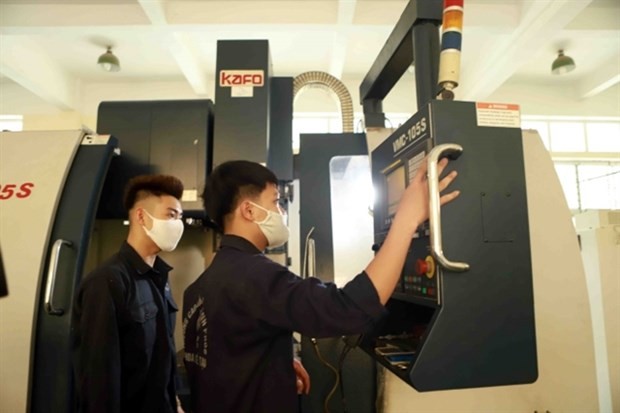 Students in a practice period at Vinh Phuc Vocational College. (Photo: VNA)