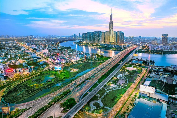 The Sai Gon Bridge 2, the city’s  tallest building-Landmark 81 and Thu Thiem New Urban Area in District 2 at night