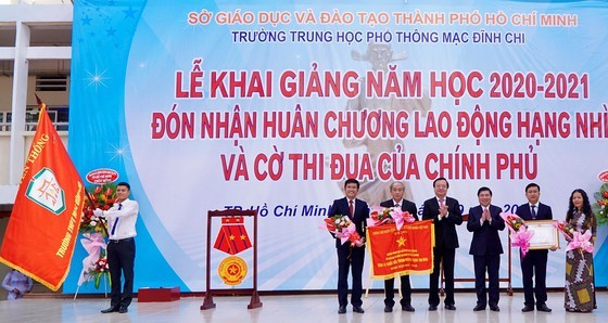 Leaders congratulate education sector on new school year in HCMC ảnh 2 Leaders congratulate education sector on new school year in HCMC ảnh 2