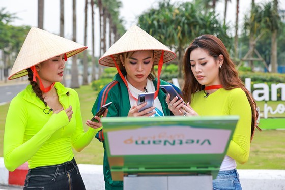 Celebrities join TV reality show to promote domestic tourism ảnh 2 Celebrities join TV reality show to promote domestic tourism ảnh 2