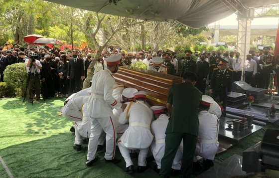 Former Deputy Prime Minister Truong Vinh Trong laid at rest in his native land ảnh 13 Former Deputy Prime Minister Truong Vinh Trong laid at rest in his native land ảnh 13