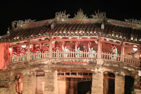 Hoi An’s history reappears in special art performance ảnh 6