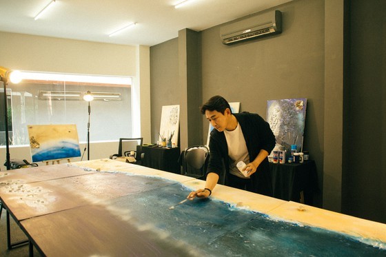 Actor’s art exhibition honors sustainable life, helps fight against virus ảnh 1 Actor’s art exhibition honors sustainable life, helps fight against virus ảnh 1