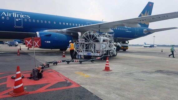 CAAV orders cuts in flights to Tan Son Nhat airport to curb coronavirus risk ảnh 1 CAAV orders cuts in flights to Tan Son Nhat airport to curb coronavirus risk ảnh 1