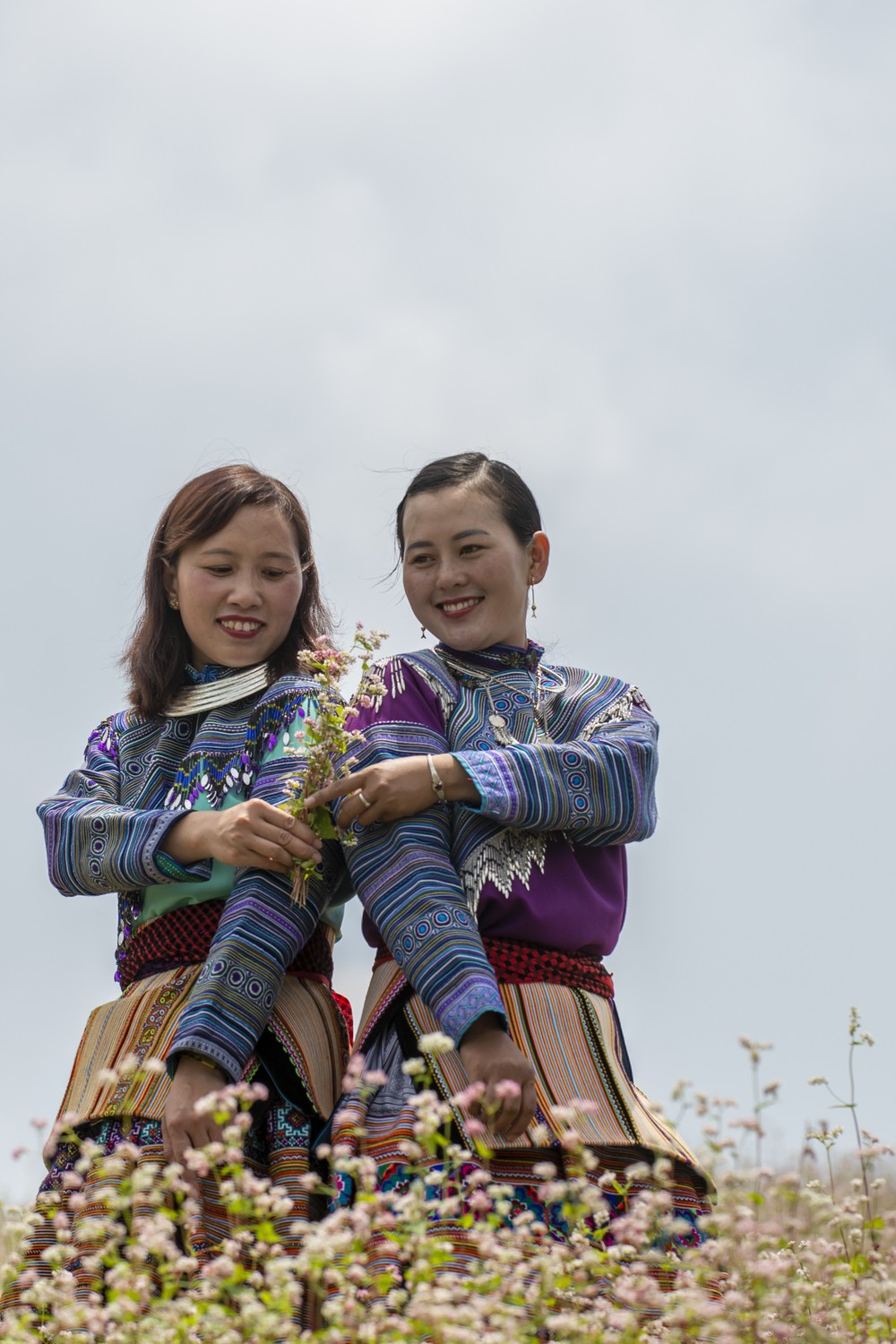 Traditional patterns on Mong Hoa people’s costume recognized as heritage ảnh 2 Traditional patterns on Mong Hoa people’s costume recognized as heritage ảnh 2