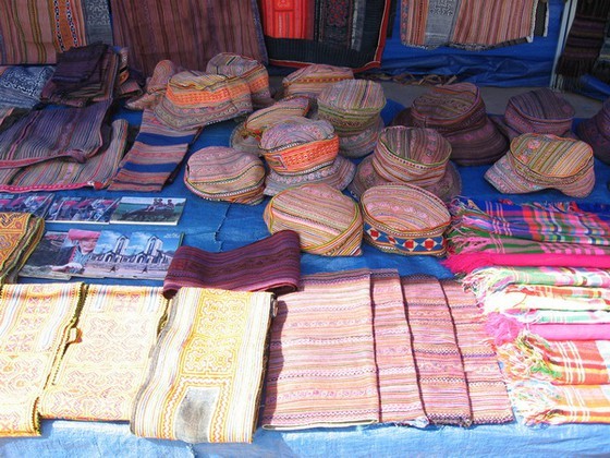 Traditional patterns on Mong Hoa people’s costume recognized as heritage ảnh 1 Traditional patterns on Mong Hoa people’s costume recognized as heritage ảnh 1