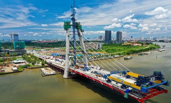 Thu Thiem Bridge 2 is nearly more than 70% complete.