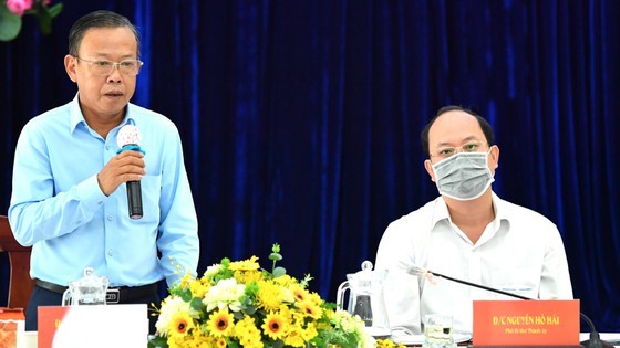 HCMC mobilizes all resources to ensure vaccines for entire population ảnh 2 HCMC mobilizes all resources to ensure vaccines for entire population ảnh 2