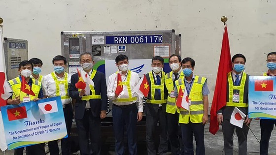 Shipment of AstraZeneca vaccines donated by Japan arrives in HCMC ảnh 3 Shipment of AstraZeneca vaccines donated by Japan arrives in HCMC ảnh 3