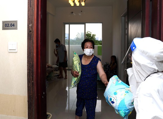 HCMC: Rushing establishment of field hospitals ảnh 7