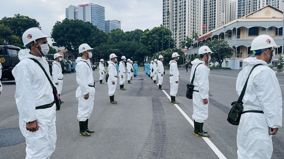 HCMC launches 7-day citywide sanitization ảnh 7