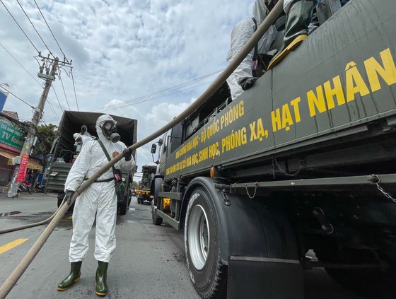 HCMC launches 7-day citywide sanitization ảnh 26
