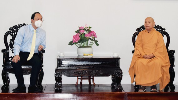 HCMC’s leaders extend congratulations on VBS's 40th anniversary ảnh 1