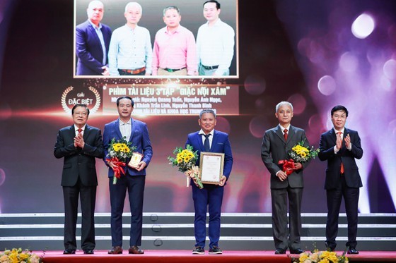 Winners of 2021 National Press Award on anti-corruption fight announced ảnh 1 Winners of 2021 National Press Award on anti-corruption fight announced ảnh 1