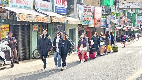Tourism likely to flourish in year-end holiday season ảnh 1 Tourism likely to flourish in year-end holiday season ảnh 1