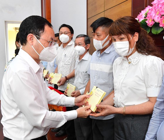 HCMC well takes care of needy people during Tet holidays ảnh 5 HCMC well takes care of needy people during Tet holidays ảnh 5