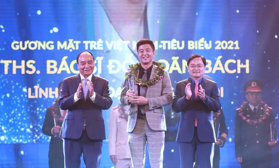 Outstanding young Vietnamese in 2021 honored ảnh 1 Outstanding young Vietnamese in 2021 honored ảnh 1