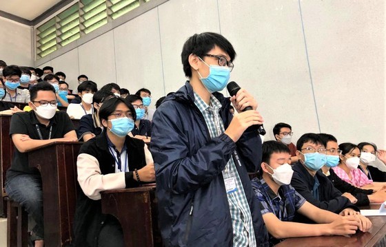 Prof. Ngo Bao Chau returns to city for conversation with students ảnh 2 Prof. Ngo Bao Chau returns to city for conversation with students ảnh 2