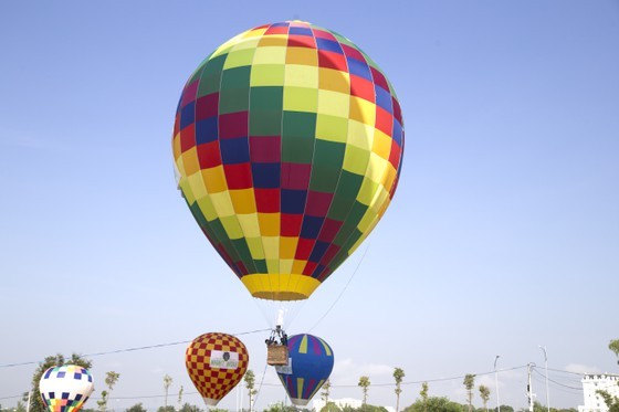 First hot air balloon festival held in Kon Tum ảnh 9 First hot air balloon festival held in Kon Tum ảnh 9