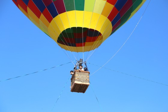 First hot air balloon festival held in Kon Tum ảnh 10 First hot air balloon festival held in Kon Tum ảnh 10