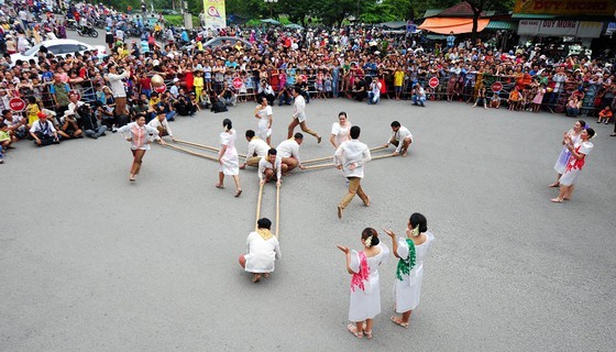 Visitors to enjoy free admission to art performances during Hue Festival 2022 ảnh 3 Visitors to enjoy free admission to art performances during Hue Festival 2022 ảnh 3