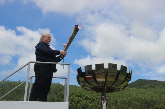 Nobel Prize laureate lights torch at int’l scientific conference in Quy Nhon ảnh 4 Nobel Prize laureate lights torch at int’l scientific conference in Quy Nhon ảnh 4