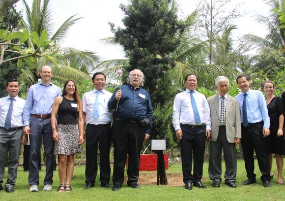 Nobel Prize laureate lights torch at int’l scientific conference in Quy Nhon ảnh 8 Nobel Prize laureate lights torch at int’l scientific conference in Quy Nhon ảnh 8