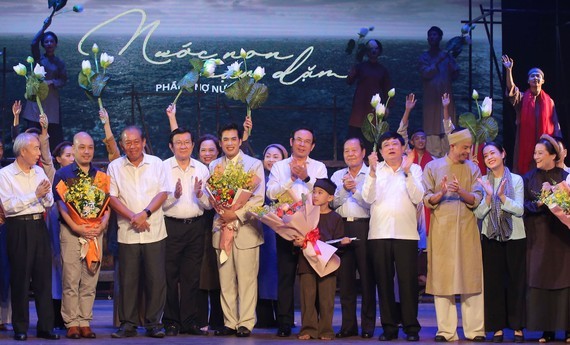Cai luong play marking Uncle Ho’s journey leaves deep impression on audience ảnh 1 Cai luong play marking Uncle Ho’s journey leaves deep impression on audience ảnh 1