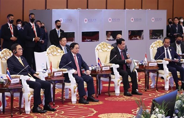 PM joins first activities of ASEAN Summits ảnh 1 PM joins first activities of ASEAN Summits ảnh 1