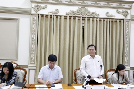 Head of the Department of Culture and Society of the HCMC People's Council, Cao Thanh Binh speaks at the working session. (Photo: SGGP) Head of the Department of Culture and Society of the HCMC People's Council, Cao Thanh Binh speaks at the working session. (Photo: SGGP)
