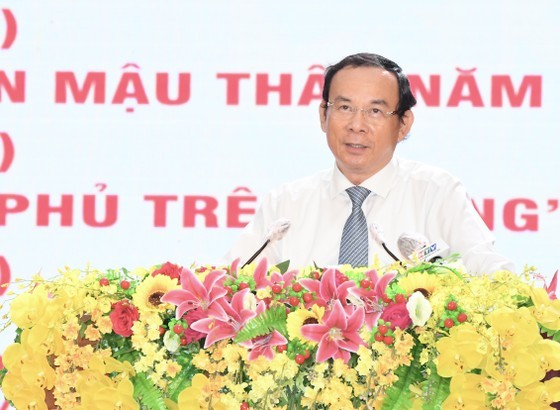 Secretary of the HCMC Party Committee, Nguyen Van Nen speaks at the meeting. (Photo: SGGP) Secretary of the HCMC Party Committee, Nguyen Van Nen speaks at the meeting. (Photo: SGGP)