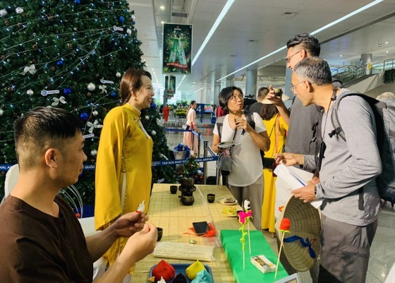 A performance of To he (toy figurine) making at the event (Photo: SGGP) A performance of To he (toy figurine) making at the event (Photo: SGGP)