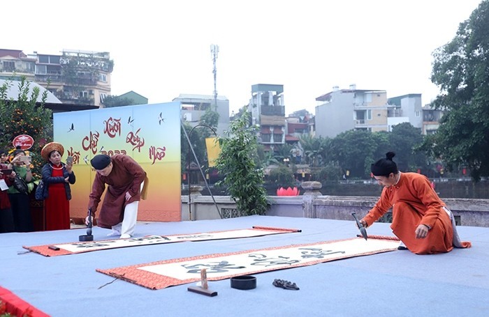 The Spring Calligraphy Festival 2023 opens at Van Mieu – Quoc Tu Giam (the Temple of Literature) in Hanoi on January 15. (Photo: SGGP)