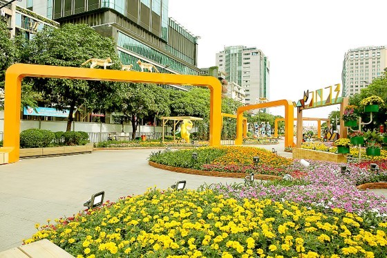Nguyen Hue Flower Street 2023 is ready for the opening day. (Photo: SGGP) Nguyen Hue Flower Street 2023 is ready for the opening day. (Photo: SGGP)